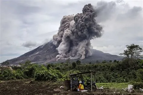  スマトラ島の火山噴火: 3世紀のインドネシアにおける巨大災害と社会変革